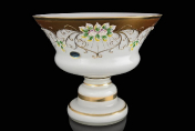 Фруктовница на ножке Bohemia Лепка белая 30 см Bohemia Crystal