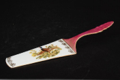 Фарфоровая лопатка для торта 24 см Queen's Crown Охота красная Корона Queens Crown