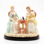 Статуэтка на деревянной подставке 25х30 Royal Classics