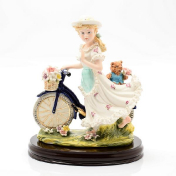 Статуэтка на деревянной подставке Royal Classics 28x25